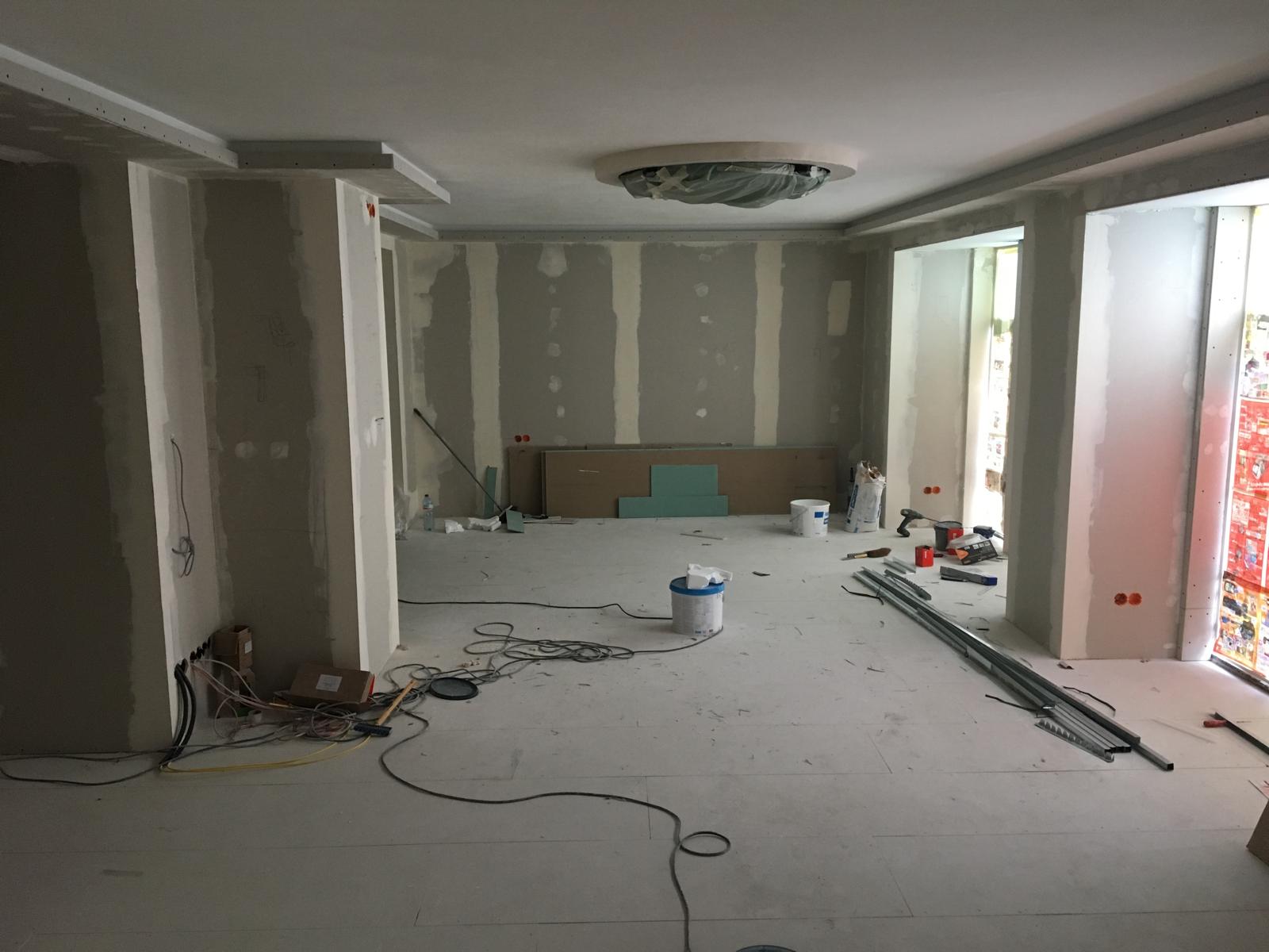 Nachher: Raumrenovierung - Renovierung eines Wohnraumes.